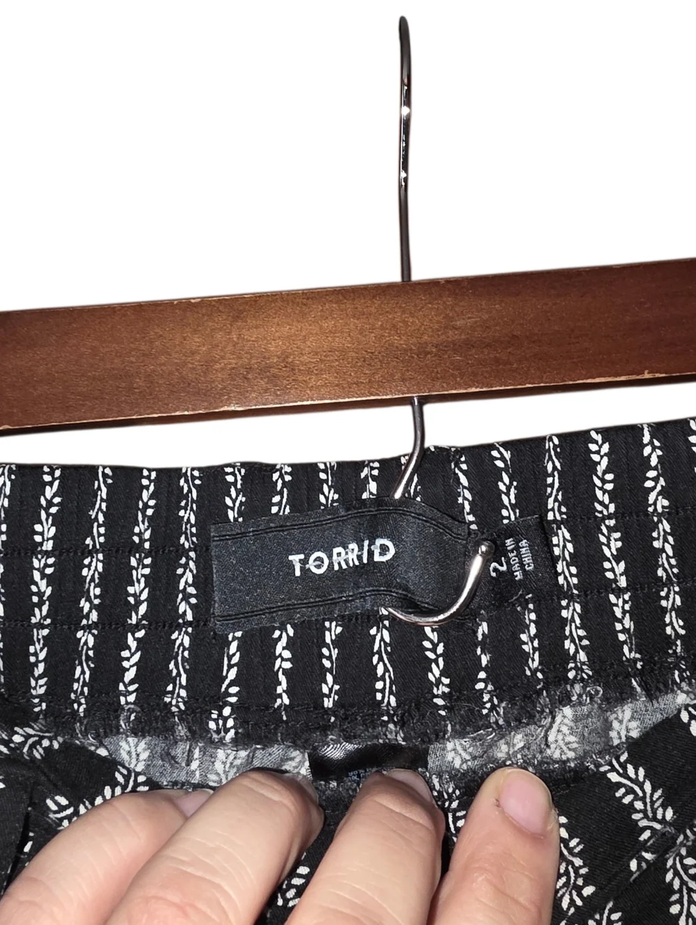 Torrid Challis Thorn Pinstripe Pant 2 - Picture 4 of 5